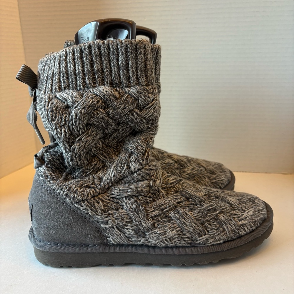 Ugg Australia Gray Cable Knit Lace Boots, Women’s size 7 - Picture 2 of 11
